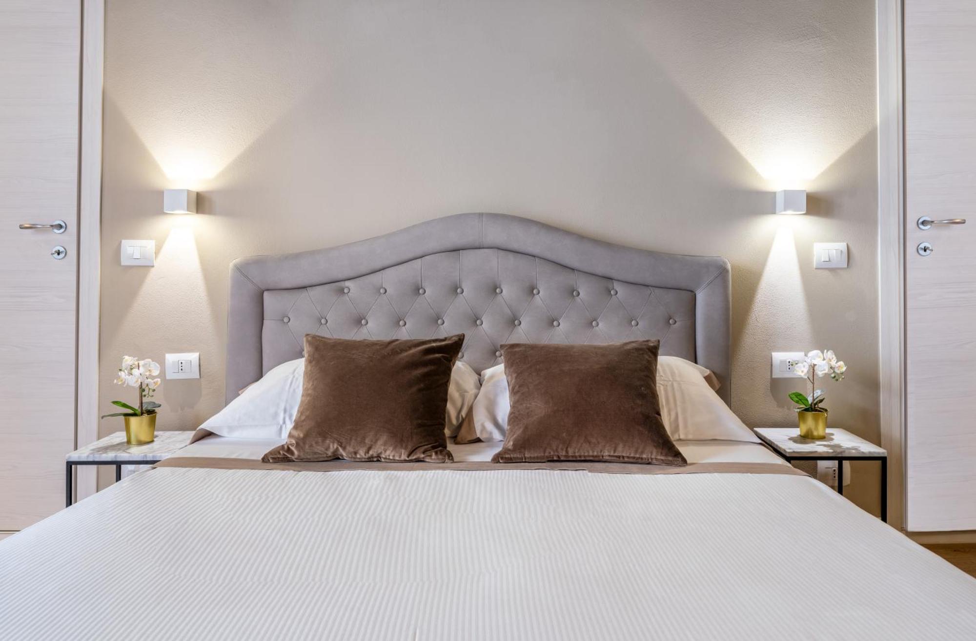 Santa Croce Luxury Suite - Dolcevita Holiday Florence Exterior photo
